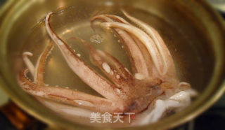 超级下饭菜【辣炒章鱼草菇】的做法步骤：3