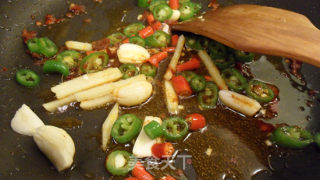 超级下饭菜【辣炒章鱼草菇】的做法步骤：9