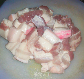 百吃不厌------啤酒红烧肉的做法步骤：2