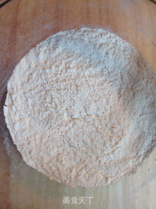 手擀意式黑珍珠面（一）黑珍珠城堡里的玫瑰花圃【传统的意式面】新鲜尝的做法步骤：1