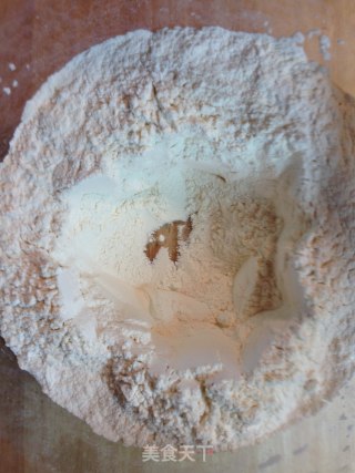 手擀意式黑珍珠面（一）黑珍珠城堡里的玫瑰花圃【传统的意式面】新鲜尝的做法步骤：4