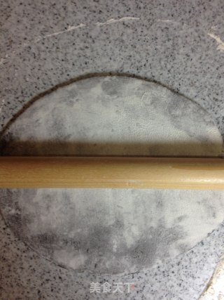 手擀意式黑珍珠面（一）黑珍珠城堡里的玫瑰花圃【传统的意式面】新鲜尝的做法步骤：18