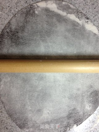 手擀意式黑珍珠面（一）黑珍珠城堡里的玫瑰花圃【传统的意式面】新鲜尝的做法步骤：21