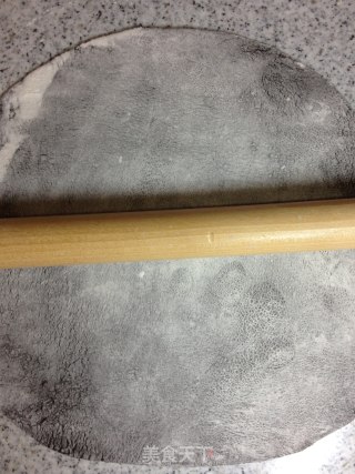 手擀意式黑珍珠面（一）黑珍珠城堡里的玫瑰花圃【传统的意式面】新鲜尝的做法步骤：22