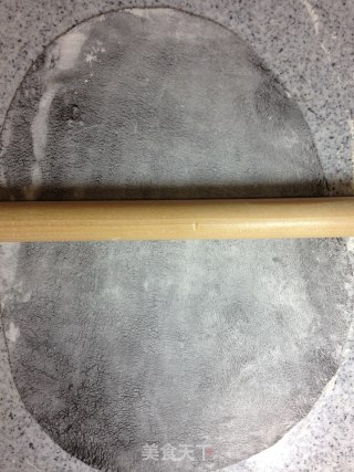 手擀意式黑珍珠面（一）黑珍珠城堡里的玫瑰花圃【传统的意式面】新鲜尝的做法步骤：23