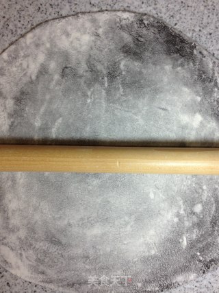 手擀意式黑珍珠面（一）黑珍珠城堡里的玫瑰花圃【传统的意式面】新鲜尝的做法步骤：25