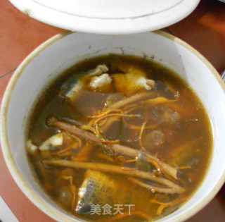 药膳鱼汤的做法步骤：5