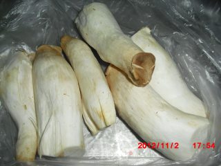 青辣椒炒杏鲍菇的做法步骤：1