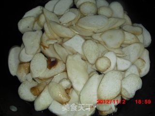 青辣椒炒杏鲍菇的做法步骤：5