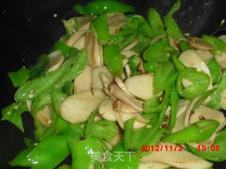 青辣椒炒杏鲍菇的做法步骤：11