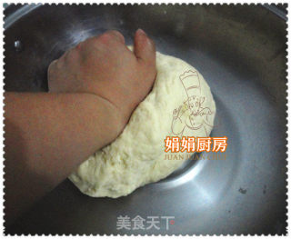 第一次做的面包------红豆沙面包~的做法步骤：1