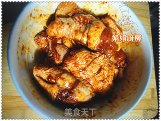 我家的烤鸡翅~~的做法步骤：1
