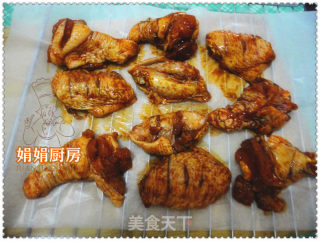 我家的烤鸡翅~~的做法步骤：2