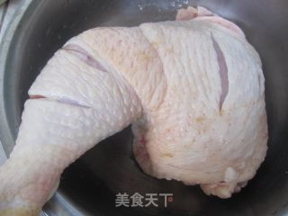 不用一滴油的健康美味腊鸡腿的做法步骤：1