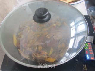 土豆炒月牙骨的做法步骤：10
