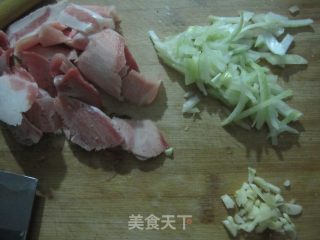 豆角烧肉的做法步骤：1