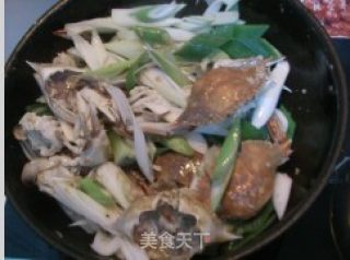 酱炒螃蟹的做法步骤：3