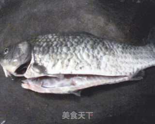 清蒸无刺鲫鱼的做法步骤：1