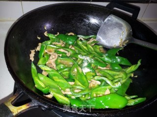 肉丝炒辣椒的做法步骤：6