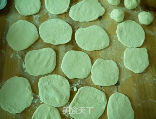 韭菜猪肉煎饺的做法步骤：7