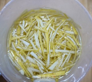 冬日养颜好茶～蜜蜂柚子茶的做法步骤：3