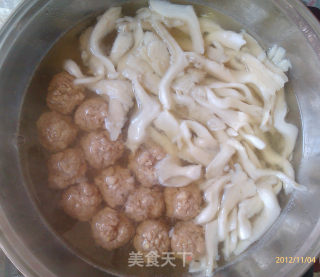 蘑菇肉圆汤的做法步骤：8