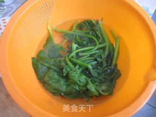 海螺丸菠菜汤的做法步骤：3