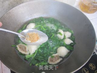 海螺丸菠菜汤的做法步骤：9
