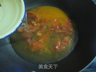 西红柿鱼丸汤面的做法步骤：5