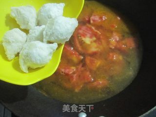 西红柿鱼丸汤面的做法步骤：7