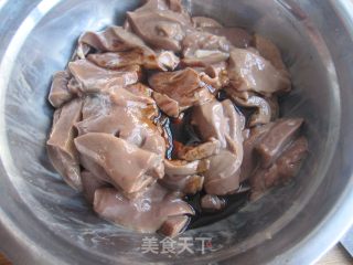 韭菜炒羊肝的做法步骤：3
