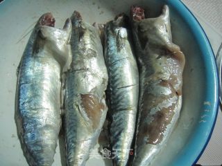 红烧鲅鱼土豆块的做法步骤：1