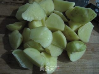 红烧鲅鱼土豆块的做法步骤：2