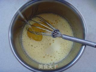 【豆浆机创意食谱】：营养低脂---豆浆黑芝麻戚风蛋糕的做法步骤：7