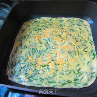 韭菜鸡蛋饼的做法步骤：6