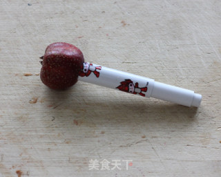 冰糖山楂的做法步骤：2