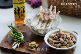 花生炖凤爪的做法步骤：1