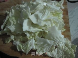 猪肉白菜炖粉条的做法步骤：1