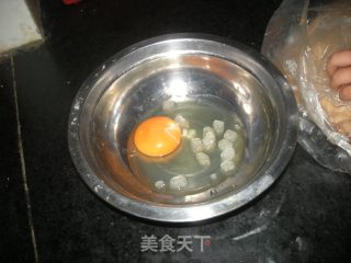 冰糖鸡蛋羹——缓解咳嗽最简单的营养食疗的做法步骤：2