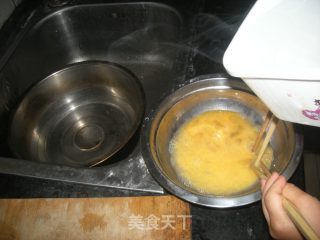 冰糖鸡蛋羹——缓解咳嗽最简单的营养食疗的做法步骤：3