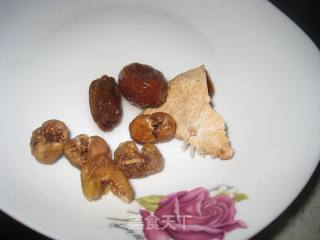 膨鱼腮炖猪横脷瘦肉汤的做法步骤：5