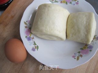鸡蛋煎馒头片的做法步骤：1
