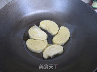 鸡蛋煎馒头片的做法步骤：7