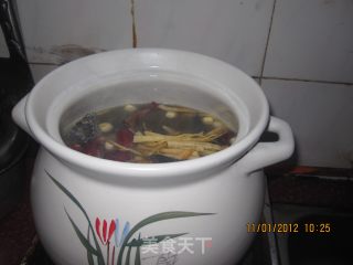 补气血乌鸡汤的做法步骤：6