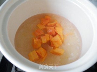 美容甜饮------木瓜银耳糖水的做法步骤：4