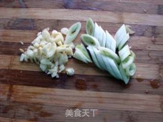 家常小菜-——菠菜金针菇的做法步骤：4