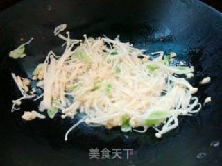 家常小菜-——菠菜金针菇的做法步骤：6