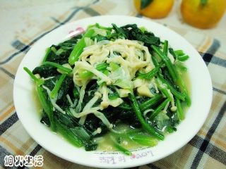 家常小菜-——菠菜金针菇的做法步骤：8