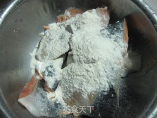 糖醋鱼块的做法步骤：2