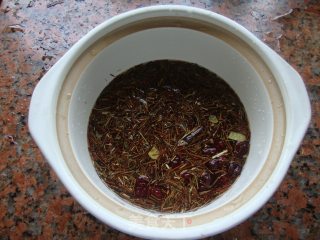 鸡骨草红枣水的做法步骤：2